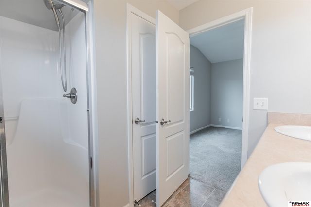 16906 Browne Street, Omaha, NE 68116