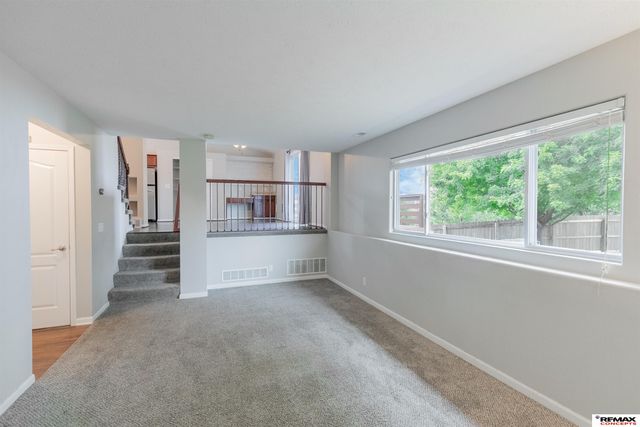 16906 Browne Street, Omaha, NE 68116