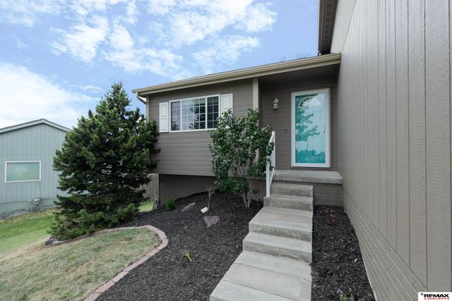 16906 Browne Street, Omaha, NE 68116