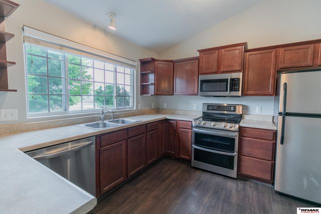 16906 Browne Street, Omaha, NE 68116