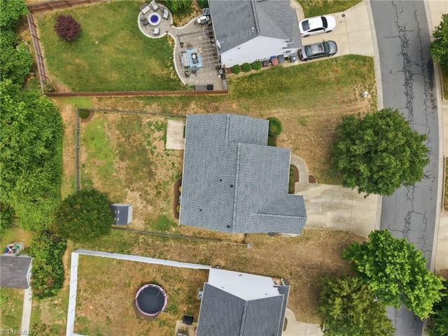 7 Bluestem Court, Greensboro, NC 27405