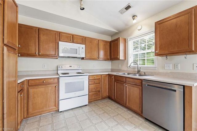 7 Bluestem Court, Greensboro, NC 27405