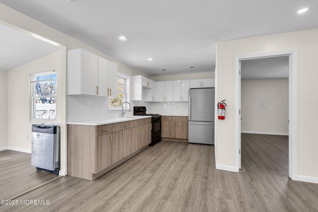 140 Main Bayway, Toms River, NJ 08753