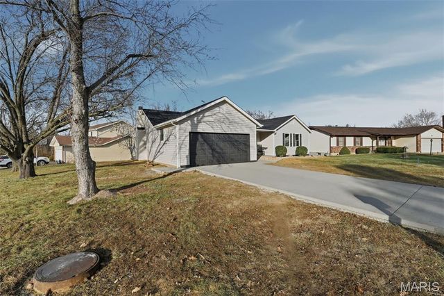 780 Cedar Glen Drive, Weldon Spring, MO 63304