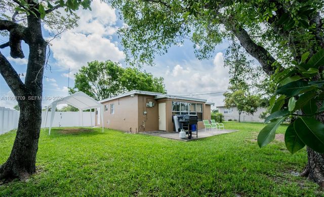 3330 SW 59th Ter, West Park, FL 33023