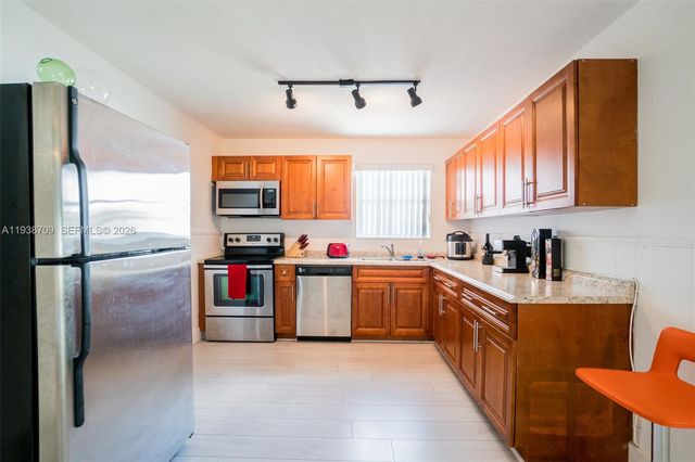 3330 SW 59th Ter, West Park, FL 33023