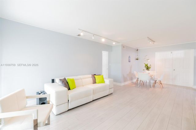 3330 SW 59th Ter, West Park, FL 33023