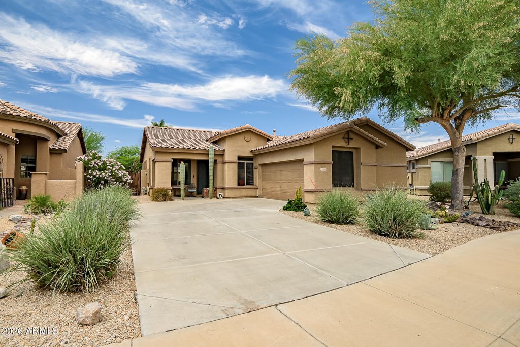 Image 4 of property listing at 13308 S 176TH Avenue, Goodyear, AZ 85338
