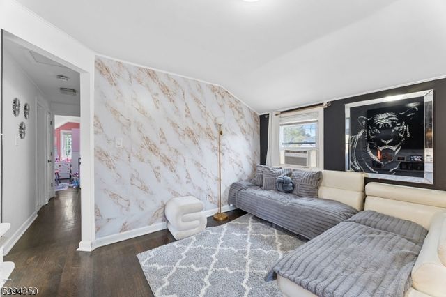 111 E 10Th St, Linden City, NJ 07036