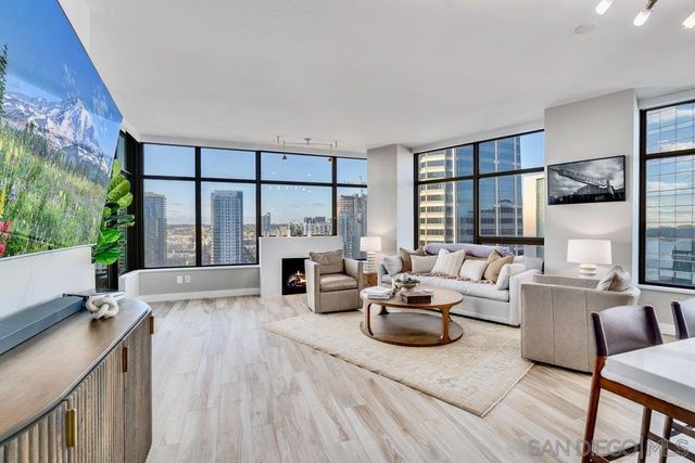 700 W E St 2404, San Diego, CA 92101