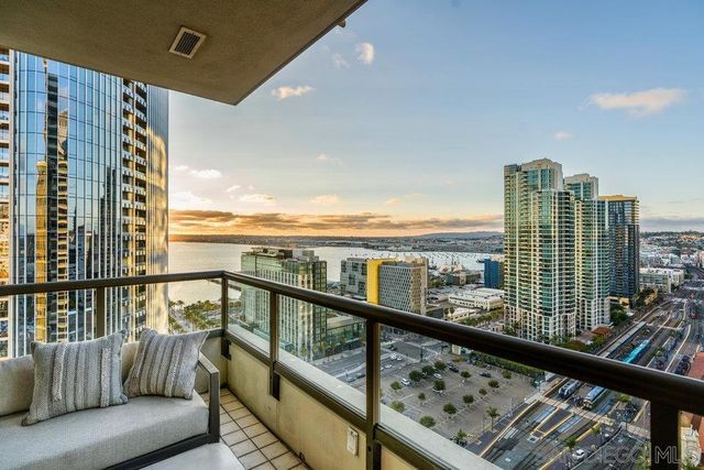 700 W E St 2404, San Diego, CA 92101