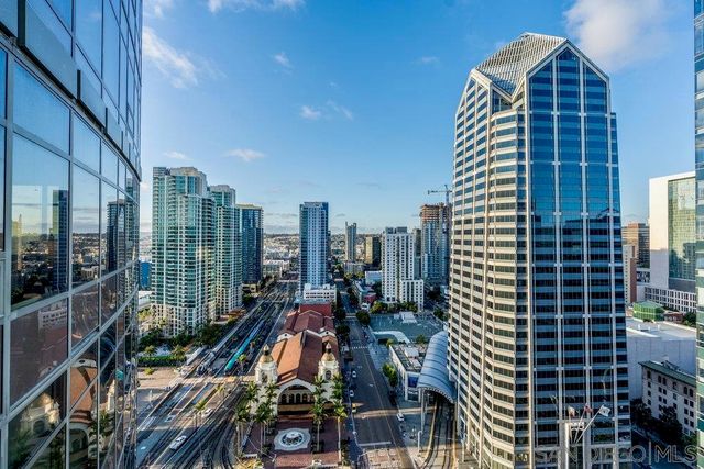 700 W E St 2404, San Diego, CA 92101