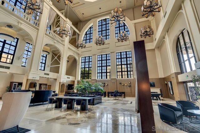 700 W E St 2404, San Diego, CA 92101