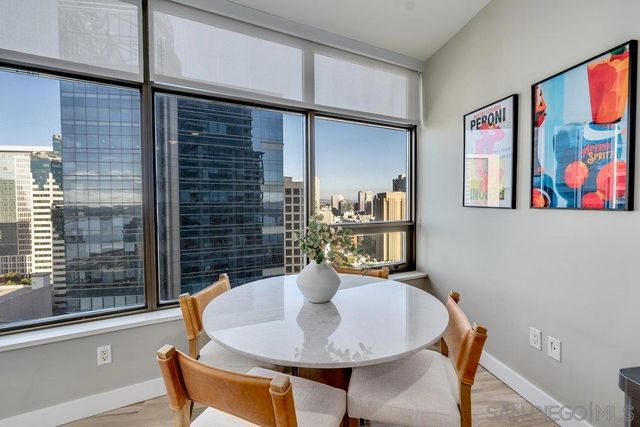 700 W E St 2404, San Diego, CA 92101