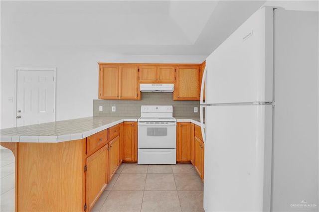 2410 Cuesta Del Sol Street, Edinburg, TX 78542