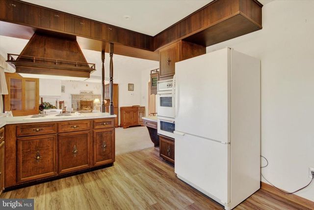 930 HOFFMAN RD, Gettysburg, PA 17325