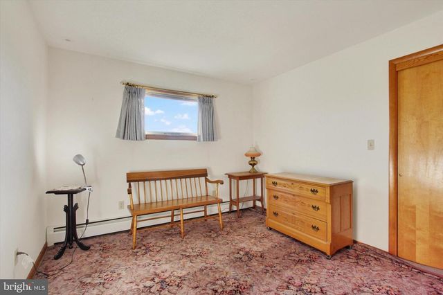 930 HOFFMAN RD, Gettysburg, PA 17325