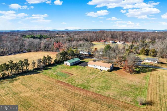 930 HOFFMAN RD, Gettysburg, PA 17325