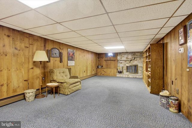 930 HOFFMAN RD, Gettysburg, PA 17325