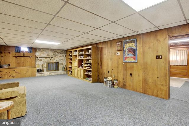 930 HOFFMAN RD, Gettysburg, PA 17325