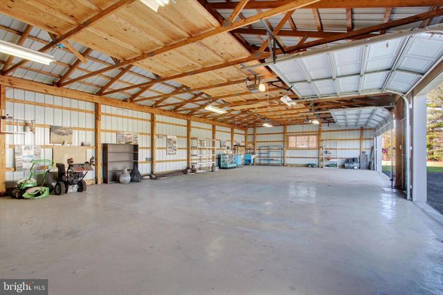 930 HOFFMAN RD, Gettysburg, PA 17325