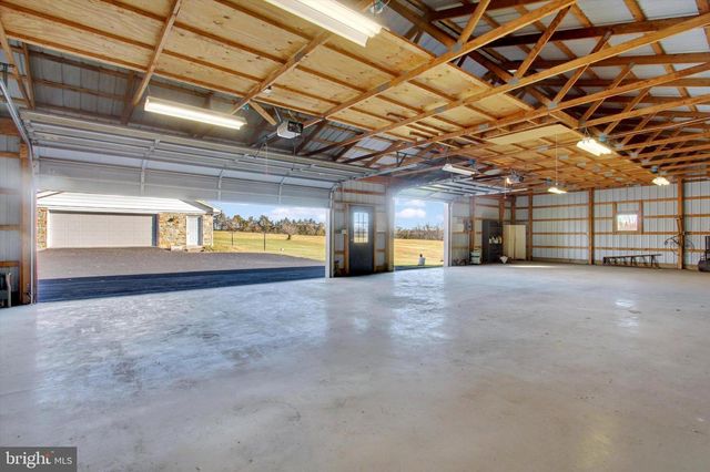 930 HOFFMAN RD, Gettysburg, PA 17325