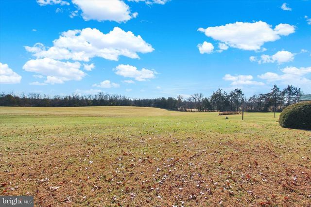 930 HOFFMAN RD, Gettysburg, PA 17325