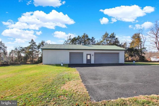 930 HOFFMAN RD, Gettysburg, PA 17325