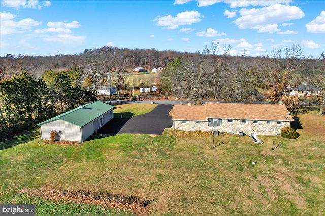 930 HOFFMAN RD, Gettysburg, PA 17325