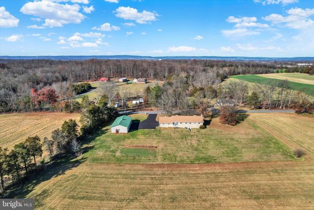 930 HOFFMAN RD, Gettysburg, PA 17325