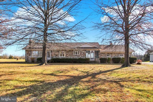 930 HOFFMAN RD, Gettysburg, PA 17325