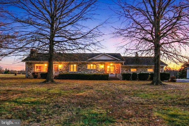 930 HOFFMAN RD, Gettysburg, PA 17325