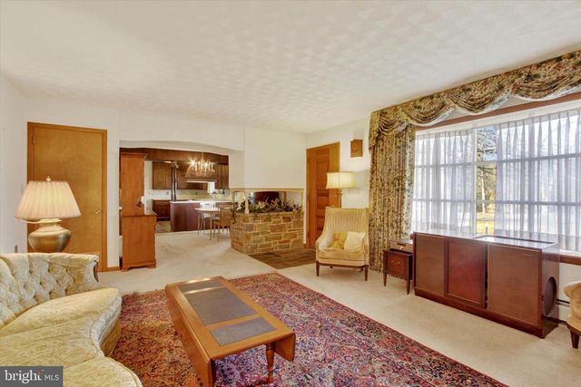 930 HOFFMAN RD, Gettysburg, PA 17325