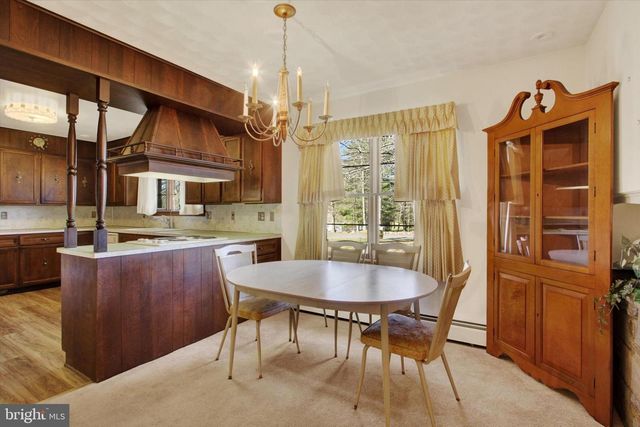 930 HOFFMAN RD, Gettysburg, PA 17325