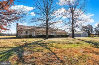 930 HOFFMAN RD, Gettysburg, PA 17325