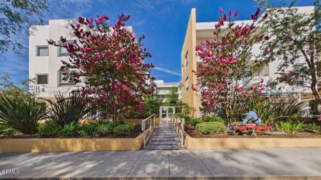 137 S Wilson Avenue 107, Pasadena, CA 91106