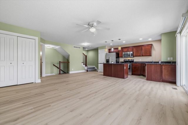911 NE 49th Lane, Ankeny, IA 50021