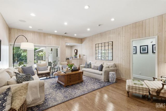 2219 Pine Street, Bakersfield, CA 93301