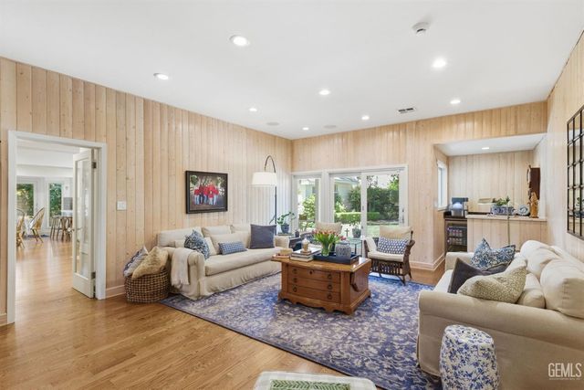 2219 Pine Street, Bakersfield, CA 93301