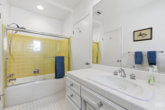 2219 Pine Street, Bakersfield, CA 93301