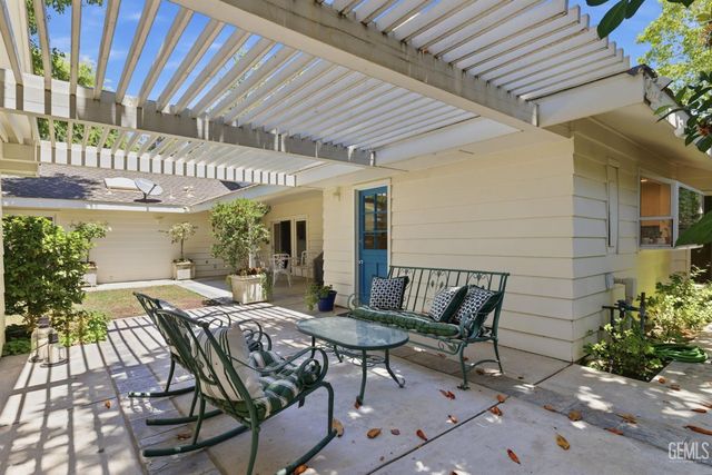 2219 Pine Street, Bakersfield, CA 93301