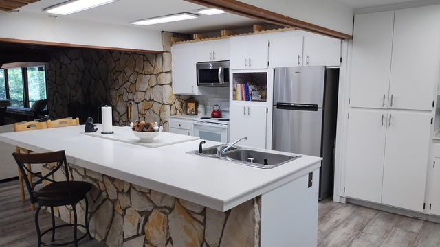1679 Nelson Drive E, Camp Nelson, CA 93265