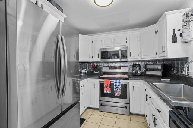 13 Craven Terrace, Derry, NH 03038