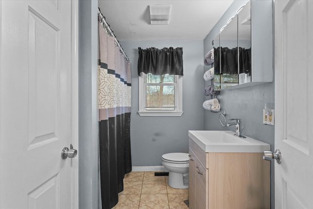 13 Craven Terrace, Derry, NH 03038