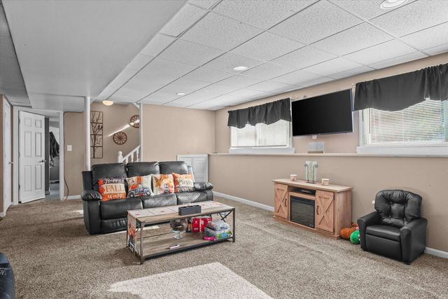 13 Craven Terrace, Derry, NH 03038