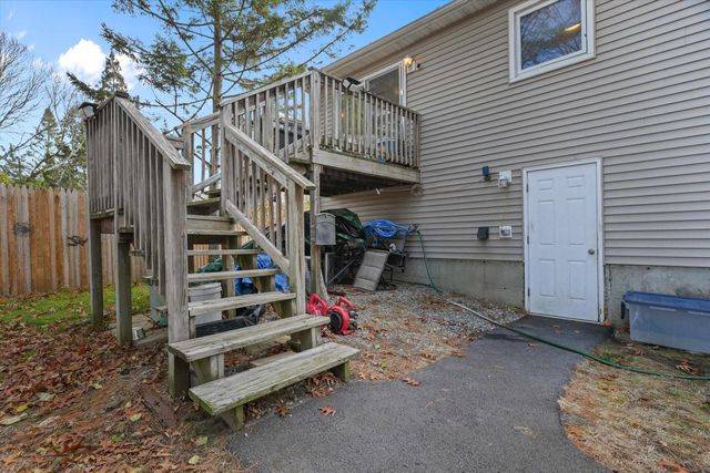 13 Craven Terrace, Derry, NH 03038