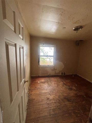7785 Clayburn Street, Detroit, MI 48228