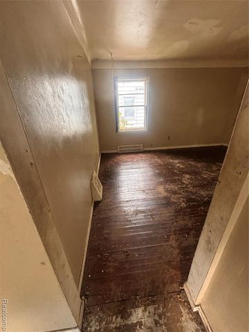 7785 Clayburn Street, Detroit, MI 48228