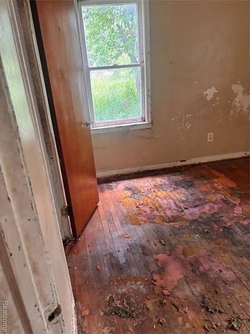 7785 Clayburn Street, Detroit, MI 48228