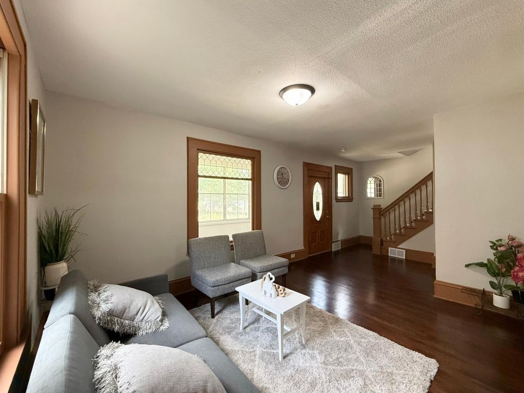 324 Topping Street, Saint Paul, MN 55117 — photo 2